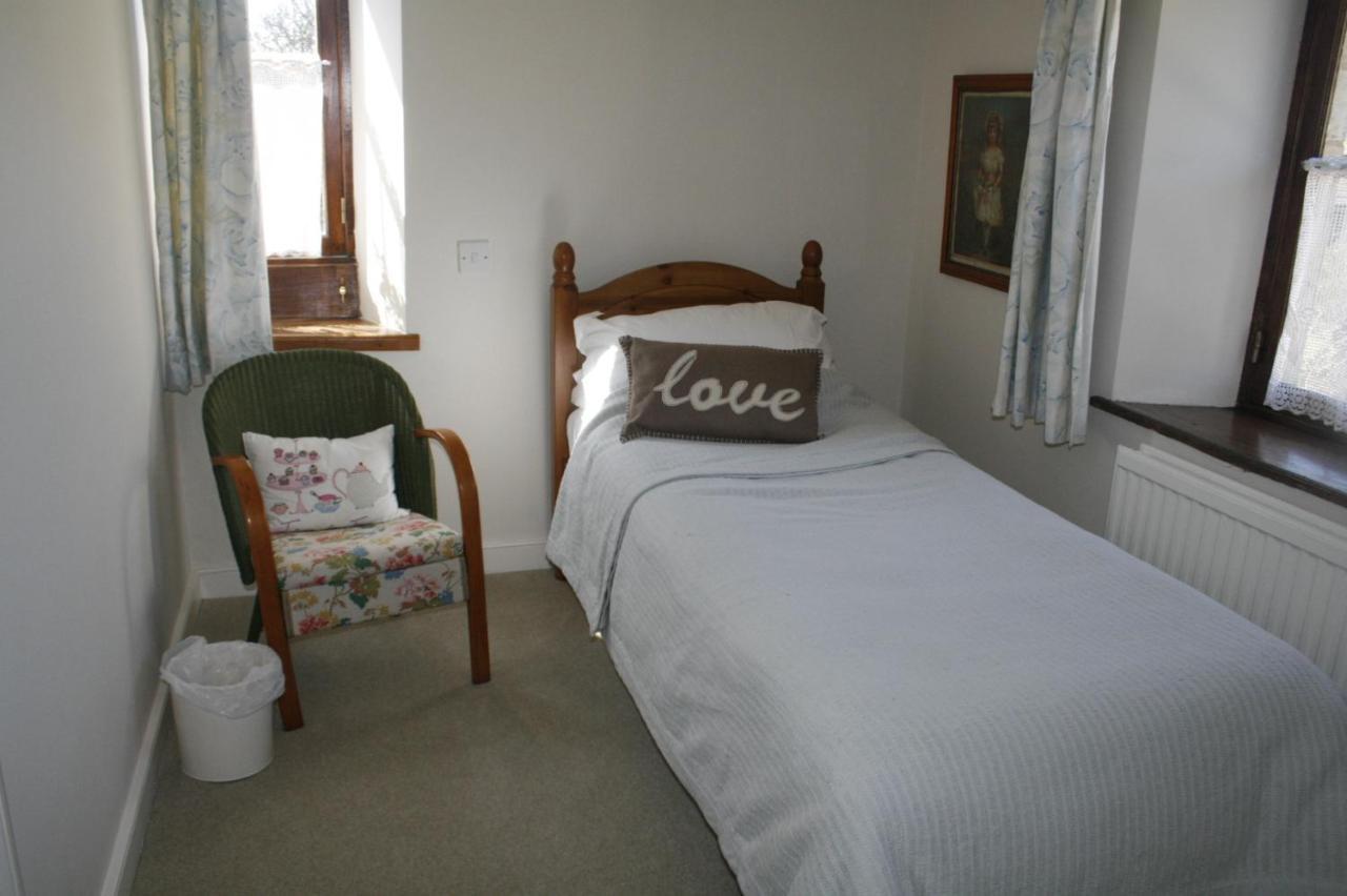 Fosse Farmhouse Holiday Cottages Chippenham  Exterior foto