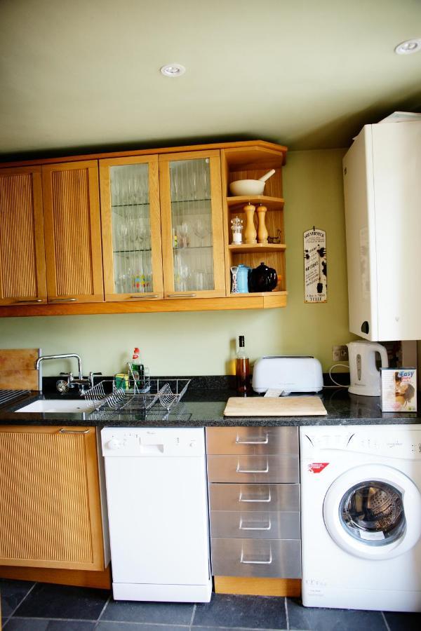 Fosse Farmhouse Holiday Cottages Chippenham  Exterior foto