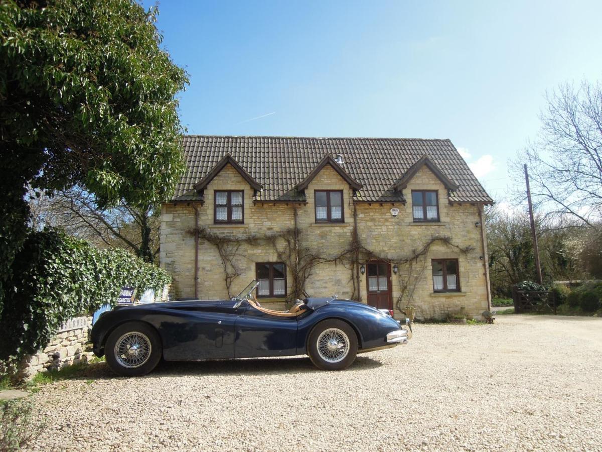 Fosse Farmhouse Holiday Cottages Chippenham  Exterior foto