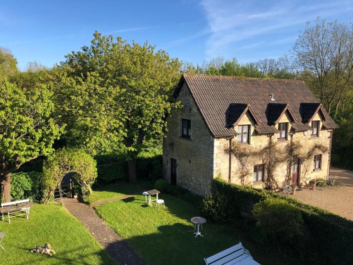 Fosse Farmhouse Holiday Cottages Chippenham  Exterior foto